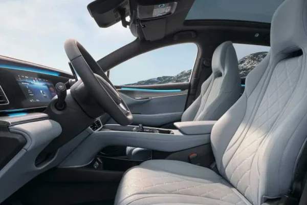 BYD SEALION 7 - Slide 12